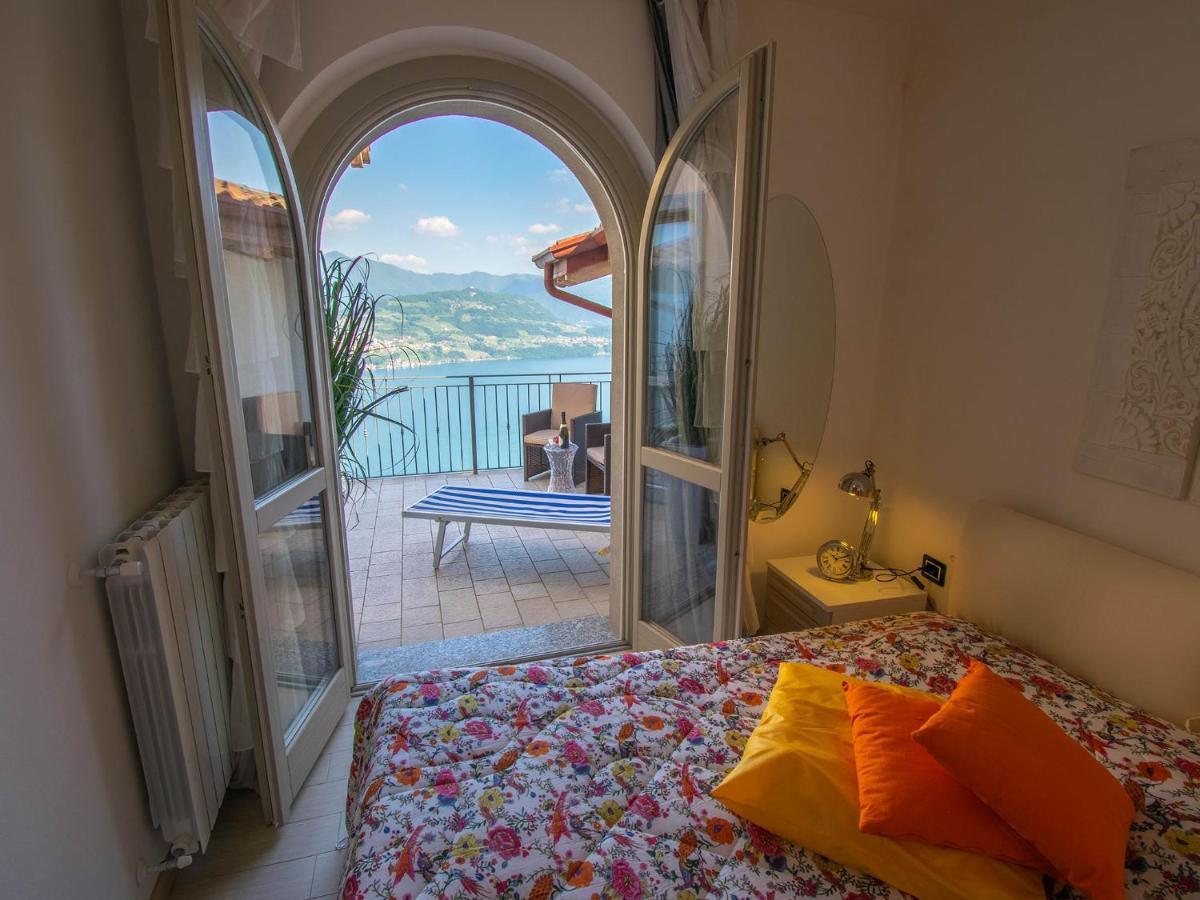 Cherubino - Stunning Lake View With Swimming Pool Parzanica Buitenkant foto