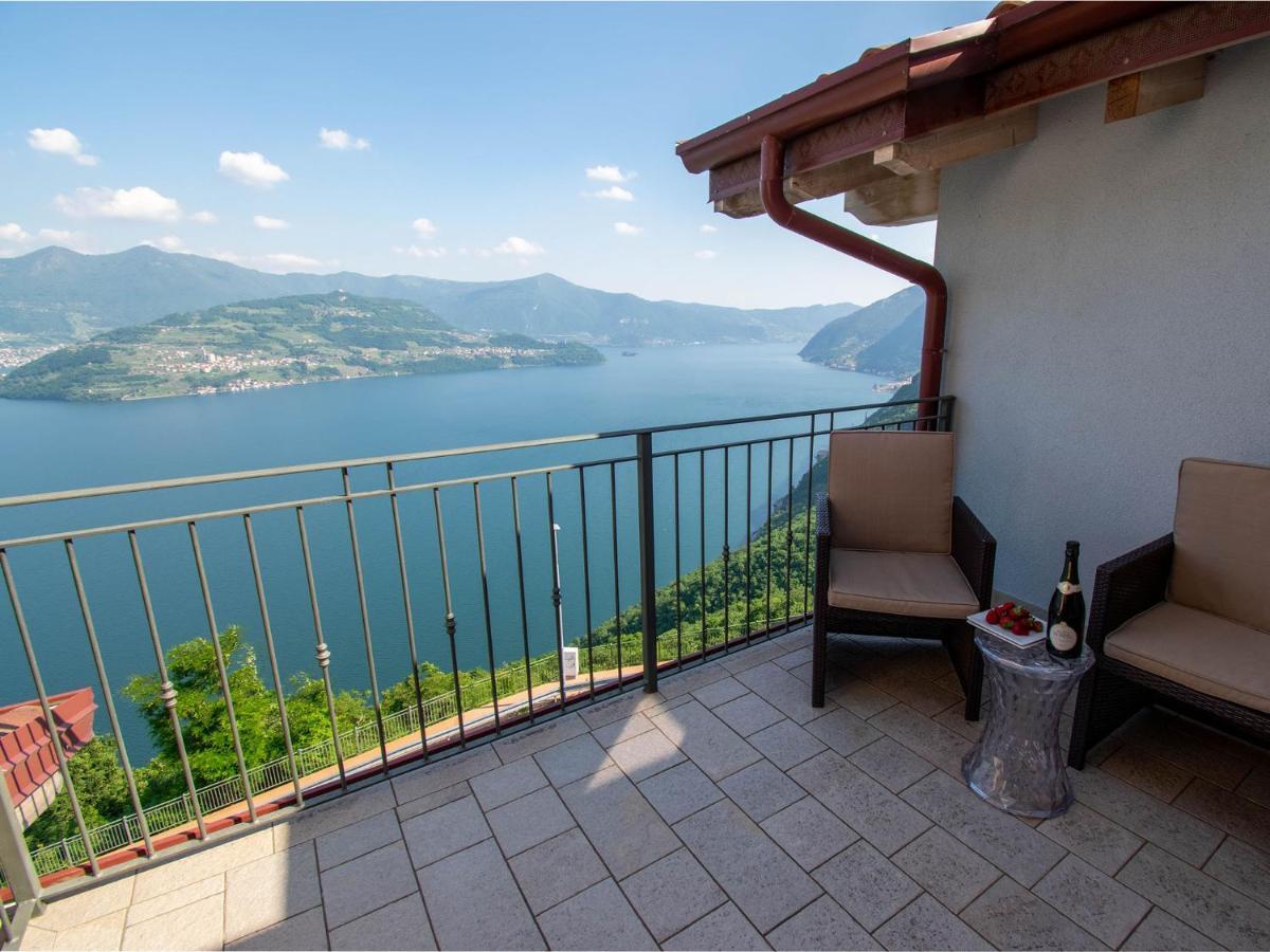 Cherubino - Stunning Lake View With Swimming Pool Parzanica Buitenkant foto